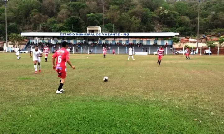 ABERTURA DO CAMPEONATO MUNICIPAL DE VAZANTE TEVE TRÊS JOGOS E MUITOS GOLS