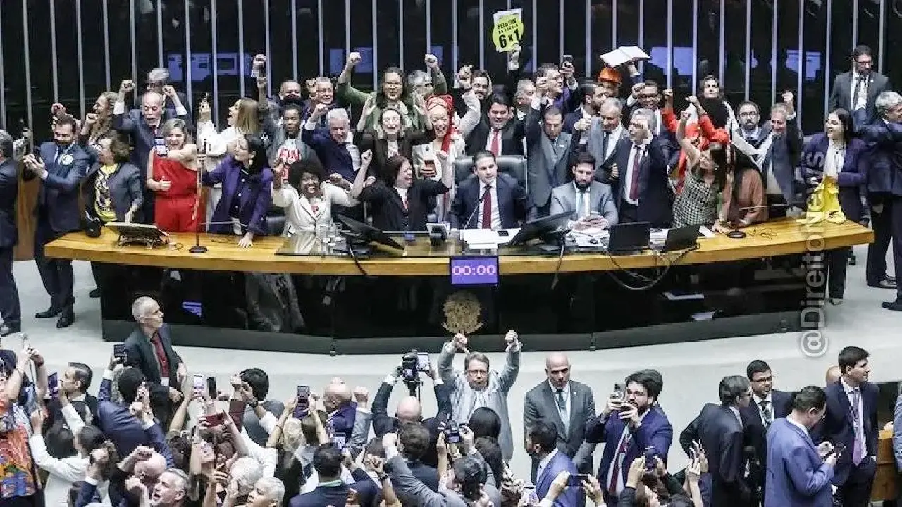 BANCADA MINEIRA VOTA EM PESO A FAVOR DA PEC QUE ACABA COM A ESCALA 6X1