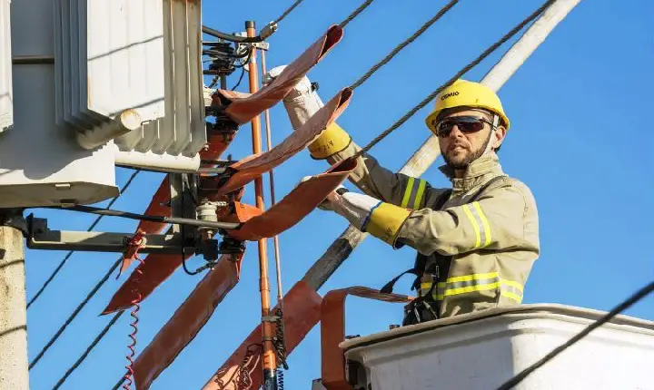 CÂMARA MUNICIPAL DE VAZANTE COBRA MELHORIAS NO FORNECIMENTO DE ENERGIA DA CEMIG