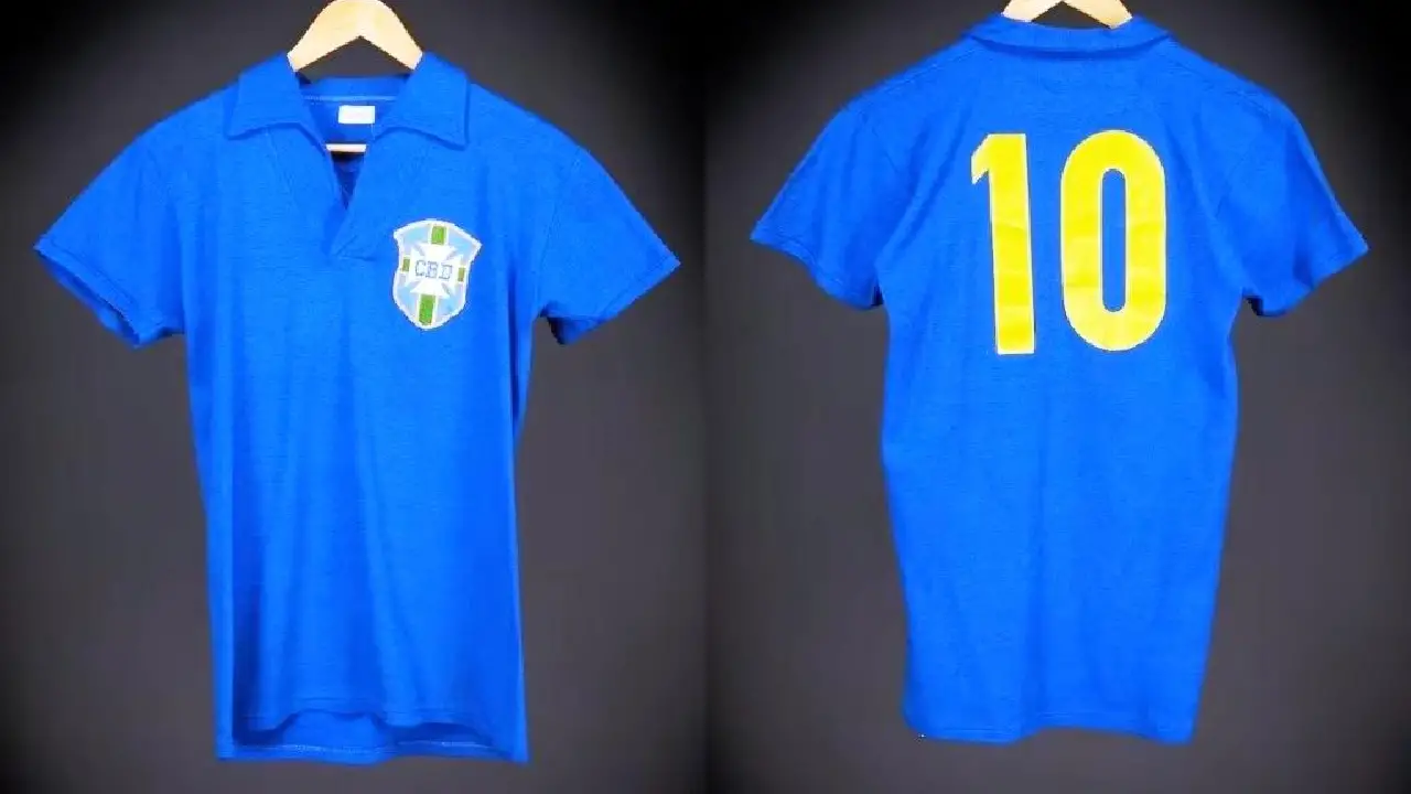 CAMISA USADA POR PELÉ NA COPA DE 1958 VAI A LEILÃO COM VALOR ESTIMADO EM R$ 30 MILHÕES
