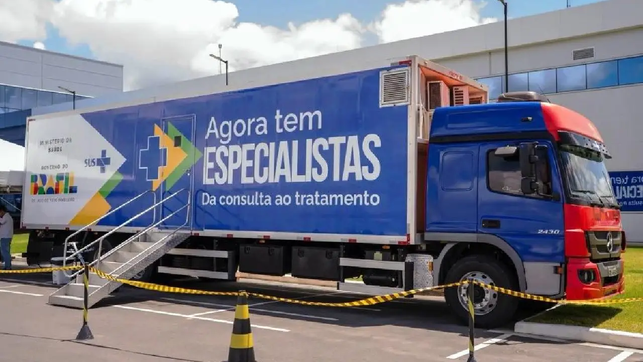 CARRETAS DO PROGRAMA ‘AGORA TEM ESPECIALISTAS’ ATINGEM A MARCA DE 1.700 MUNICÍPIOS ATENDIDOS NO PAÍS