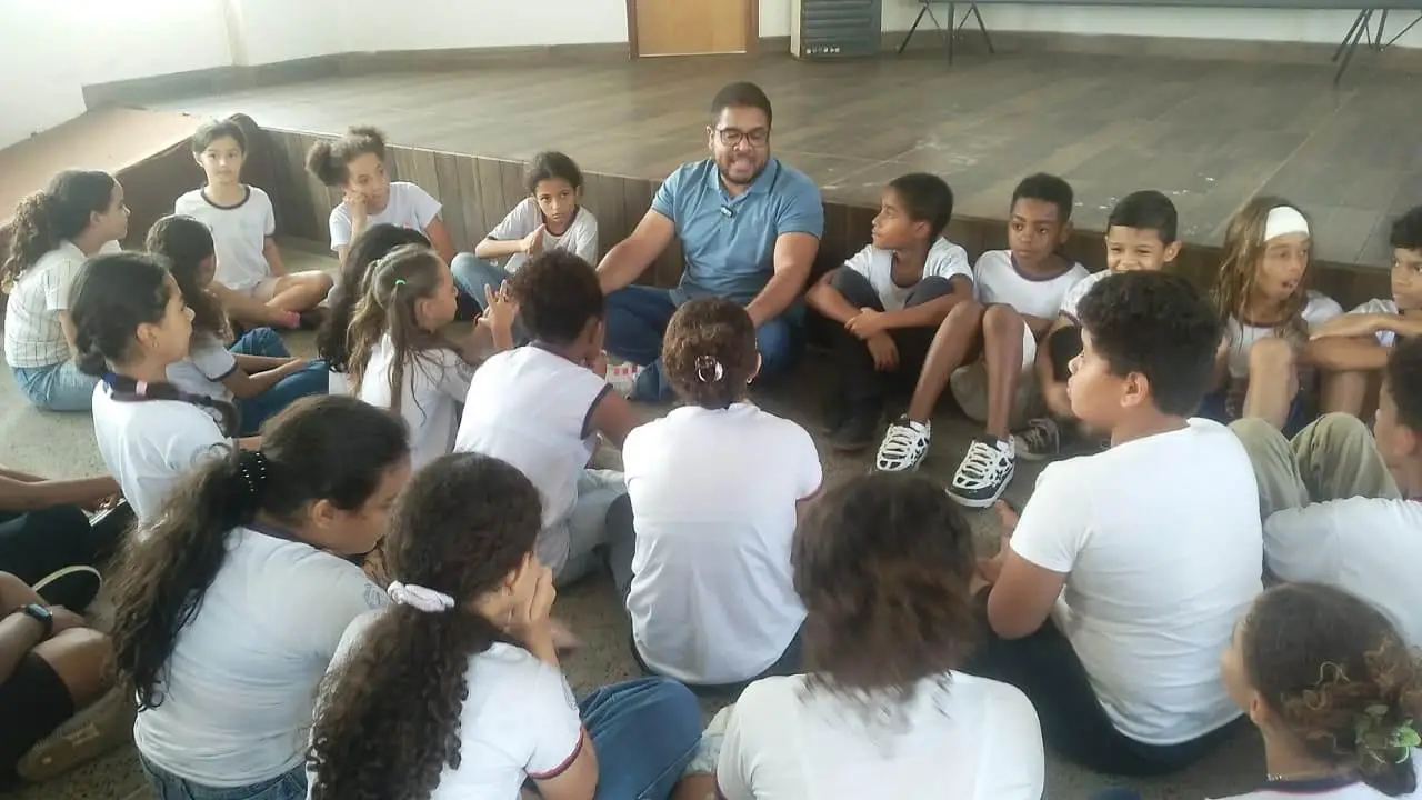 CENTRO CULTURAL DE VAZANTE RECEBE ESTUDANTES PARA ATIVIDADE SOBRE ABOLIÇÃO DA ESCRAVATURA