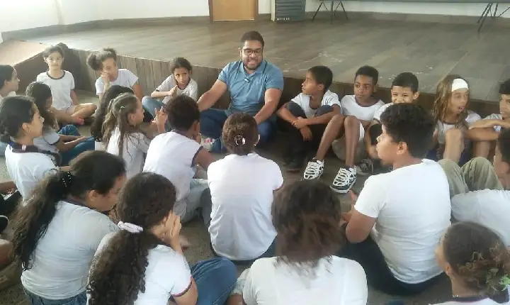 CENTRO CULTURAL DE VAZANTE RECEBE ESTUDANTES PARA ATIVIDADE SOBRE ABOLIÇÃO DA ESCRAVATURA