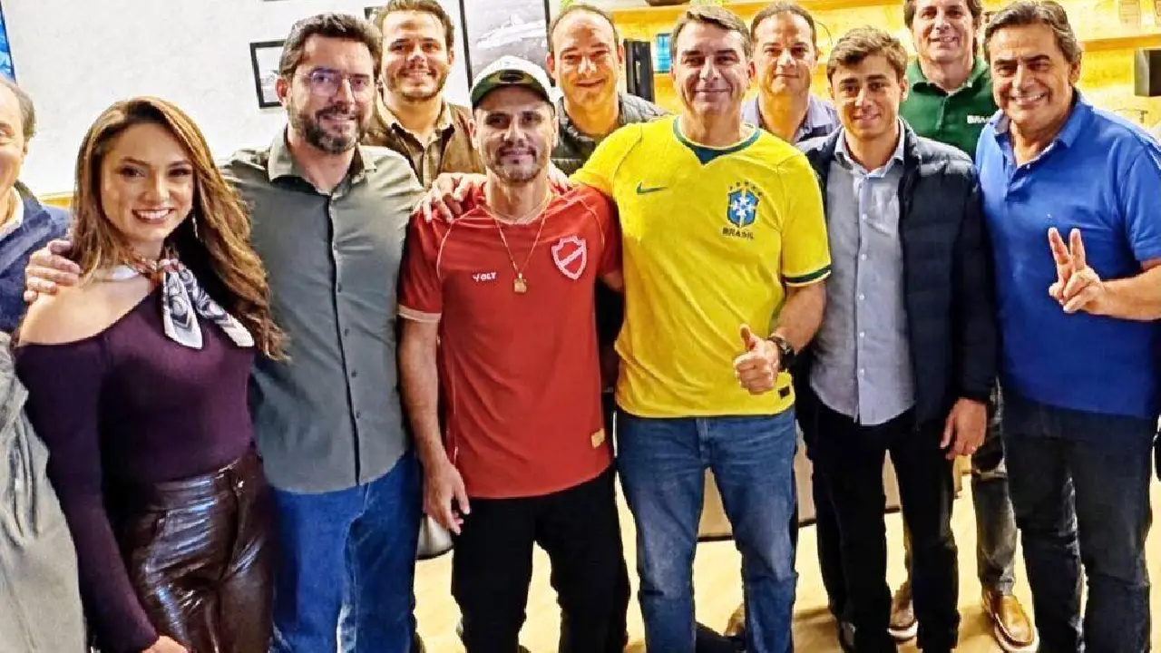 CHAPA DE CLEITINHO COM O EX-PREFEITO DE PATOS DE MINAS TEM ‘SINAL VERDE’ DE FLÁVIO BOLSONARO
