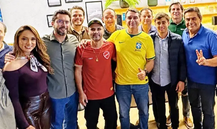 CHAPA DE CLEITINHO COM O EX-PREFEITO DE PATOS DE MINAS TEM ‘SINAL VERDE’ DE FLÁVIO BOLSONARO