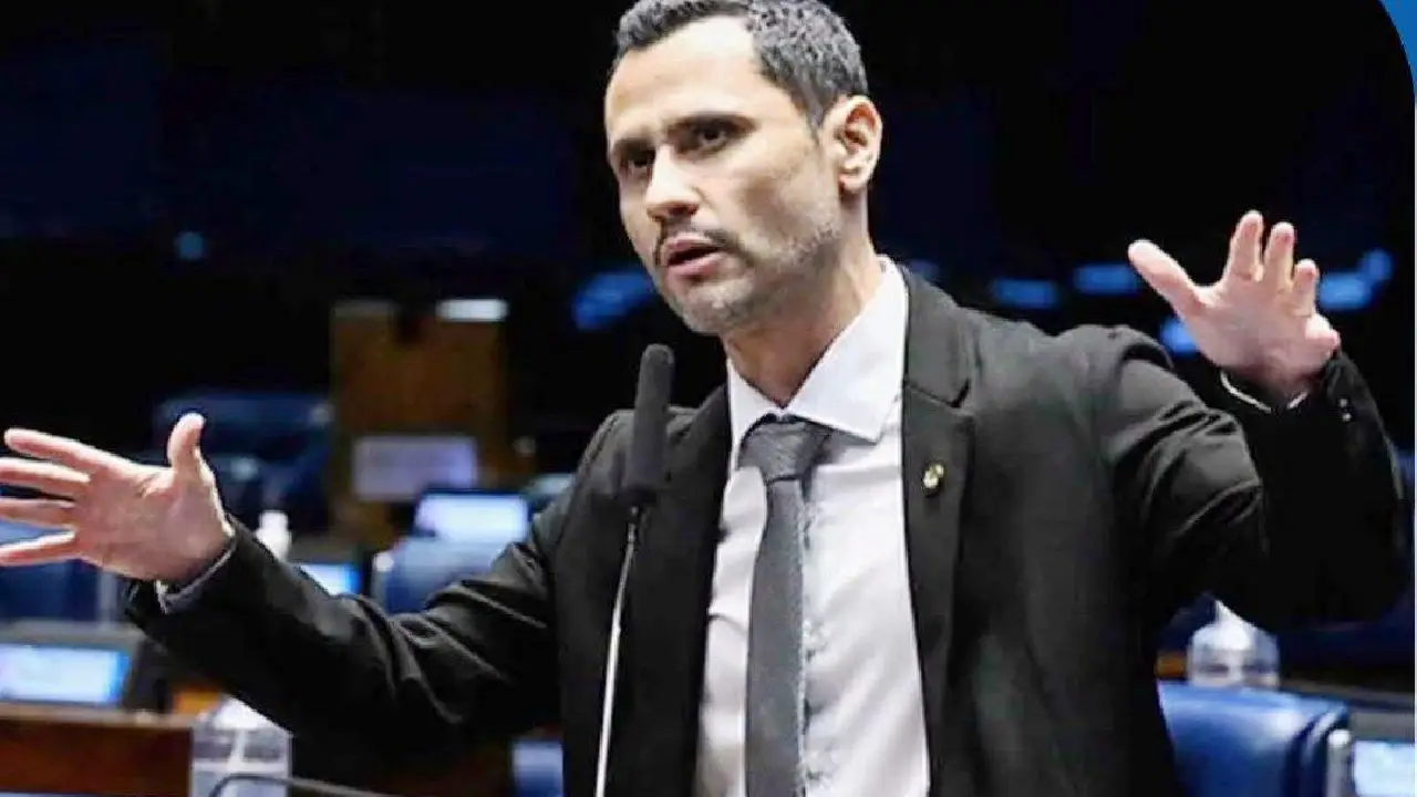 CLEITINHO AZEVEDO ANUNCIA QUE NÃO SERÁ CANDIDATO AO GOVERNO DE MINAS GERAIS