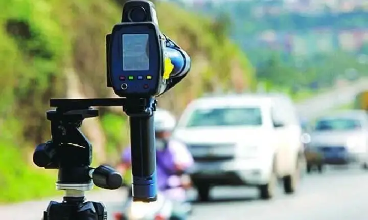 COMISSÃO DA CÂMARA APROVA PROIBIÇÃO DE RADARES DE TRÂNSITO ESCONDIDOS