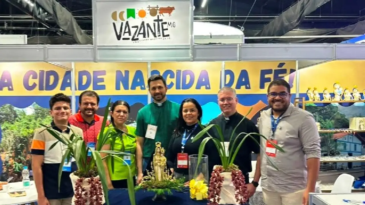 COMITIVA DE VAZANTE REPRESENTA MINAS GERAIS NA MAIOR FEIRA CATÓLICA DO MUNDO