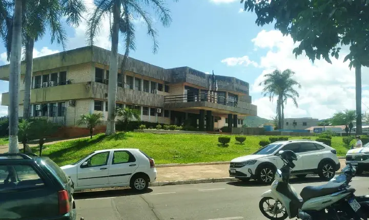 DECRETO ALTERA EXPEDIENTE DA PREFEITURA E ÓRGÃOS MUNICIPAIS EM VAZANTE