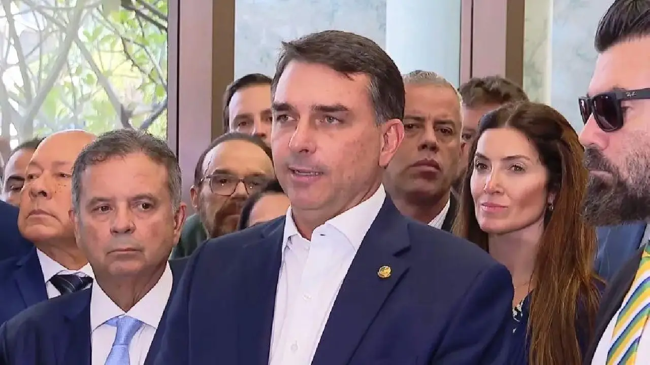 JUSTIÇA DO DF NEGA PEDIDO DE FLÁVIO BOLSONARO PARA RETIRAR VÍDEOS DO AR