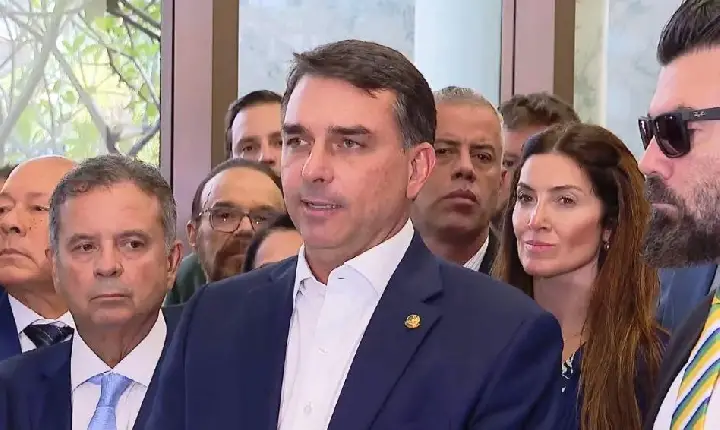 JUSTIÇA DO DF NEGA PEDIDO DE FLÁVIO BOLSONARO PARA RETIRAR VÍDEOS DO AR