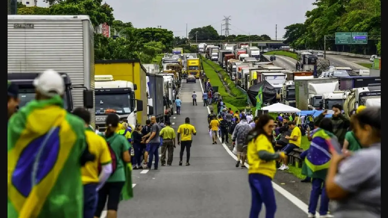 MORAES MANDA EXECUTAR MULTAS QUE SOMAM R$ 7 BILHÕES POR BLOQUEIO DE ESTRADAS EM 2022