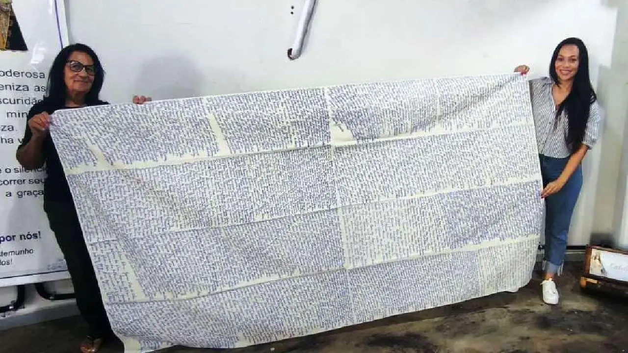 NOVO MANTO DA PADROEIRA DE VAZANTE TERÁ NOMES DE DEVOTOS E ROMEIROS DA FESTA DA LAPA