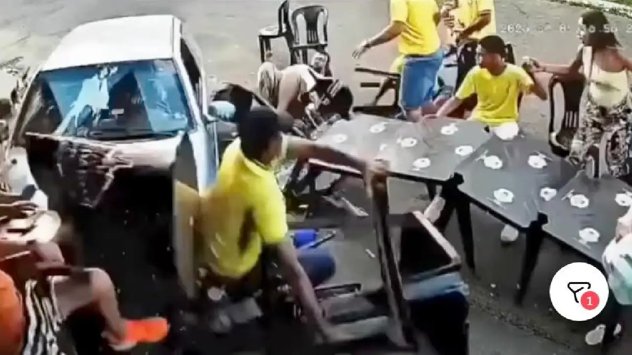 PATROCÍNIO: ADOLESCENTE ATROPELA GRUPO DE TORCEDORES QUE ASSISTIAM AO JOGO DO BRASIL