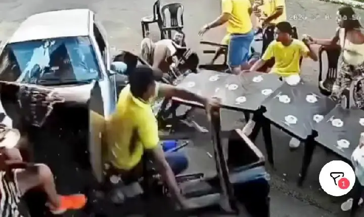 PATROCÍNIO: ADOLESCENTE ATROPELA GRUPO DE TORCEDORES QUE ASSISTIAM AO JOGO DO BRASIL