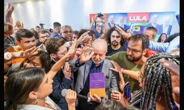 PESQUISA MONITORA APROVAÇÃO E DESAPROVAÇÃO DE LULA ENTRE CATÓLICOS E EVANGÉLICOS