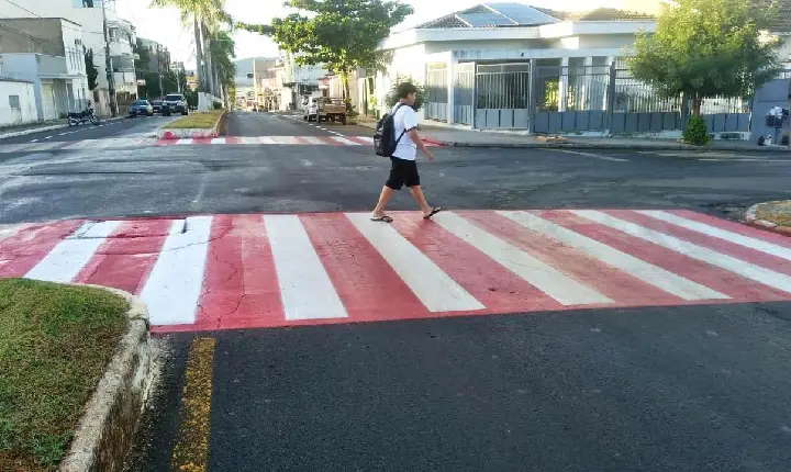 PREFEITURA DE VAZANTE CONCLUI ETAPA DE REVITALIZAÇÃO E MELHORIAS DA SINALIZAÇÃO DE TRÂNSITO DA CIDADE