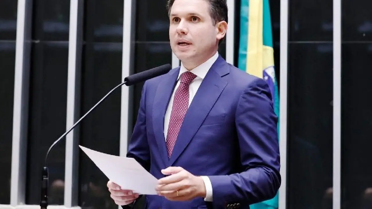 PRESIDENTE DA CÂMARA ANUNCIA PONTOS INEGOCIÁVEIS PARA O FIM DA ESCALA 6X1