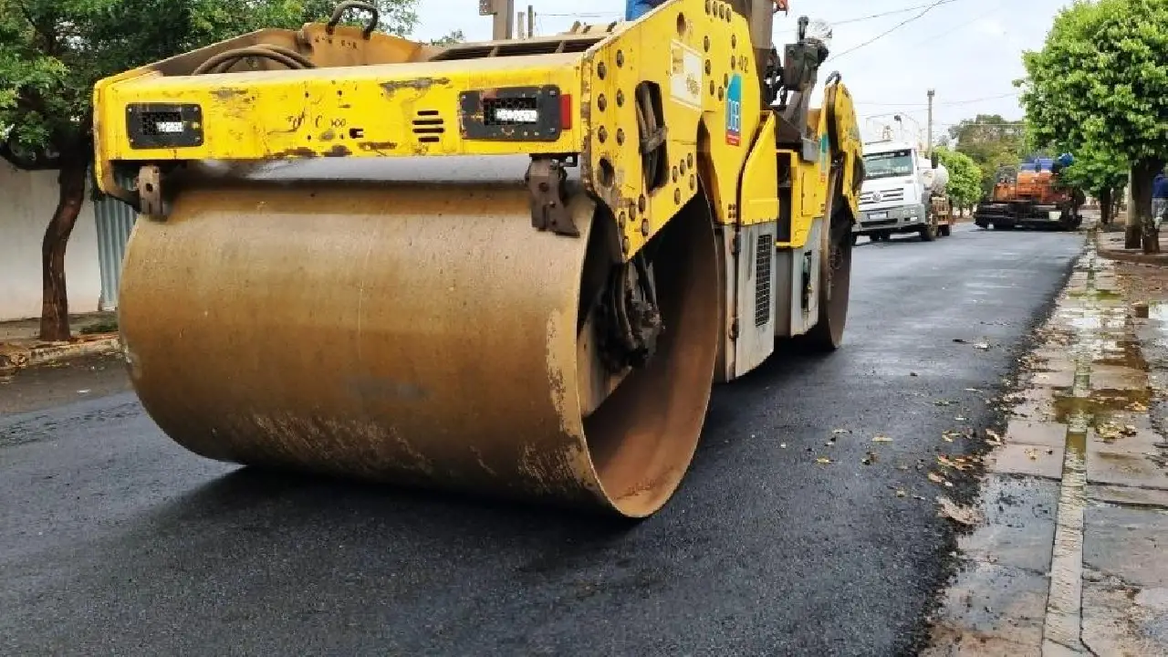 PROJETO CONTEMPLA DISTRITO DE VAZANTE COM OBRAS DE RECAPEAMENTO E URBANIZAÇÃO