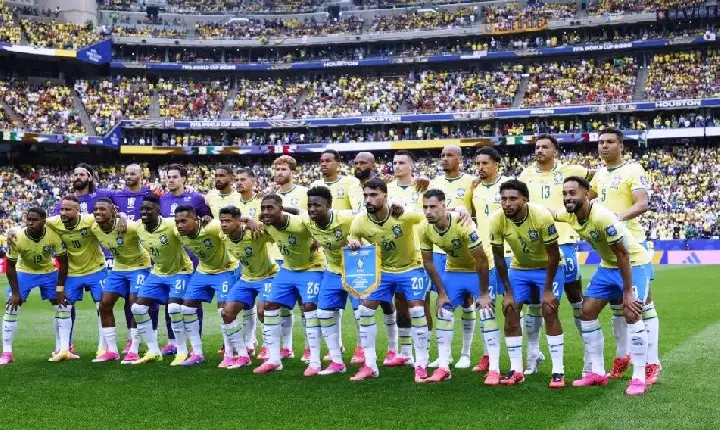 PROJETO PROPÕE PROIBIR JOGADORES QUE ATUAM FORA DO PAÍS NA SELEÇÃO BRASILEIRA