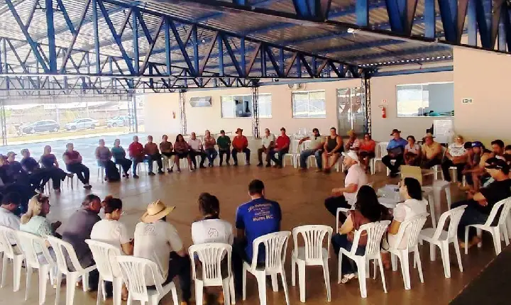 REUNIÃO DO CMDRS/VAZANTE VAI DISCUTIR PROPOSTAS PARA O DESENVOLVIMENTO RURAL NA COMUNIDADE ÁGUA QUENTE