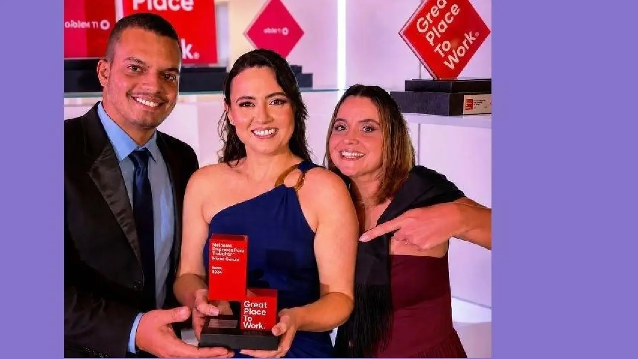 SICOOB CREDIVAZ RECEBE NOVO PRÊMIO EM RECONHECIMENTO A EXCELÊNCIA EM GESTÃO