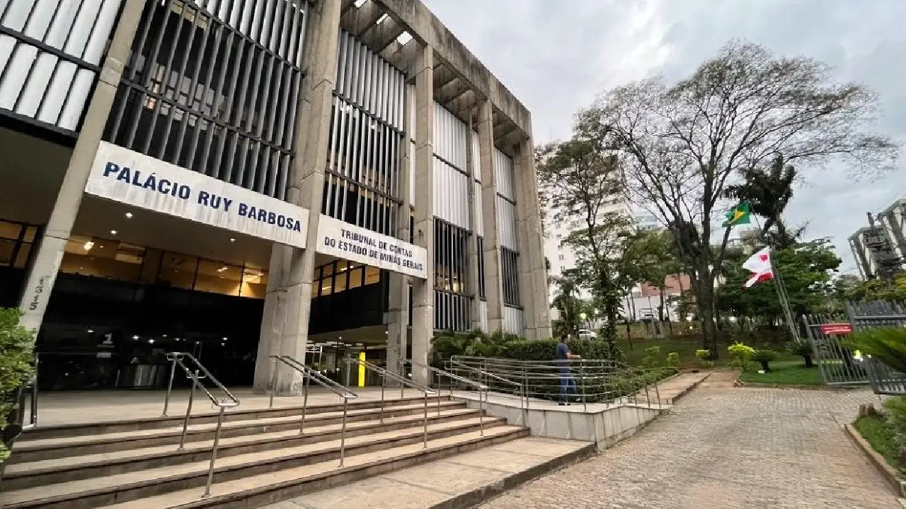TRIBUNAL APONTA QUE 92% DOS SERVIDORES DE PREFEITURAS MINEIRAS TRABALHAM 40 HORAS SEMANAIS