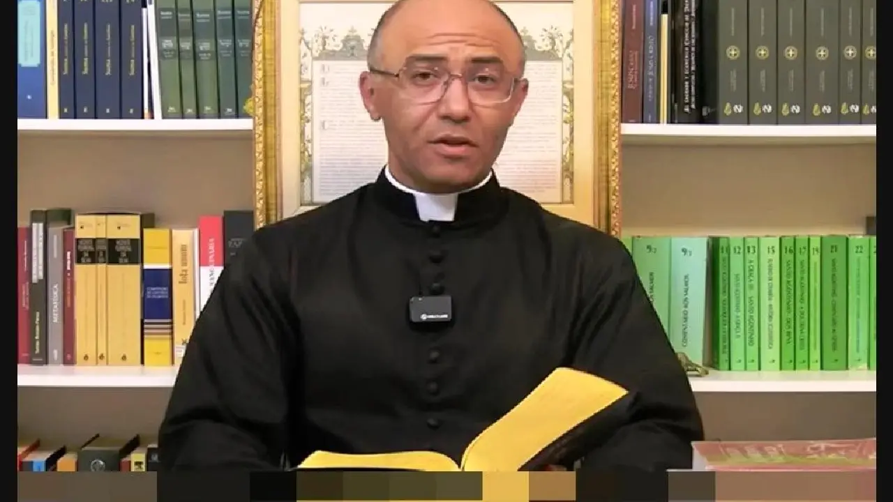 VATICANO EXCOMUNGA PADRE E CAPELA DO DISTRITO FEDERAL