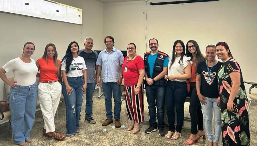 AUTORIDADES DE SAÚDE DISCUTEM PLANO CONTINGENTE PARA COMBATER A DENGUE EM VAZANTE