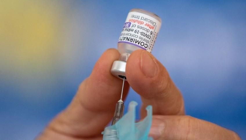 COVID-19: VAZANTE DISPONIBILIZA VACINA BIVALENTE PARA PESSOAS COM 60 ANOS OU MAIS