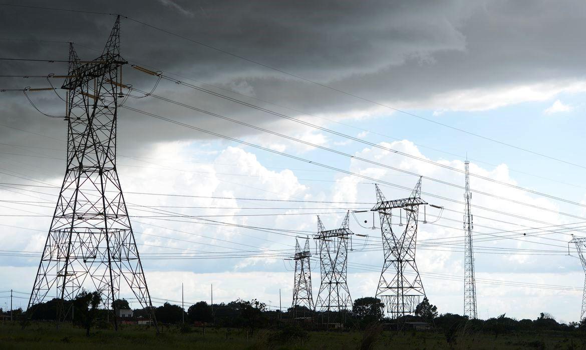 ELETROBRAS ADMITE FALHA EM LINHA DE TRANSMISSÃO QUE PROVOCOU APAGÃO DE NÍVEL NACIONAL