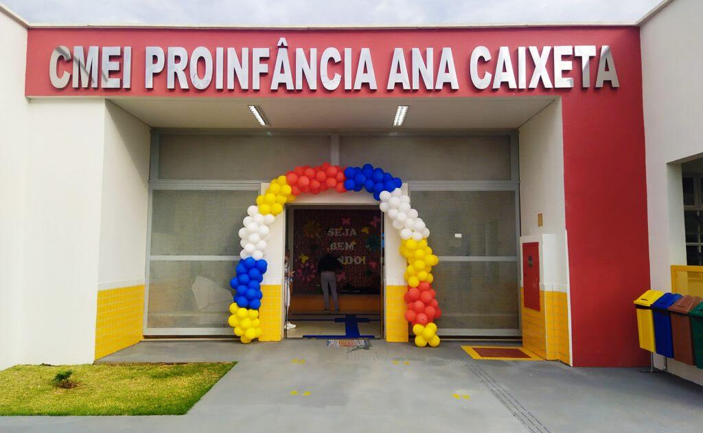 ESCOLAS DA REDE MUNICIPAL DE ENSINO COMEMORAM O DIA DA FAMÍLIA EM VAZANTE