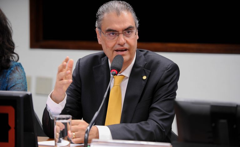 Comissão cancela debate sobre digitalização e registros públicos