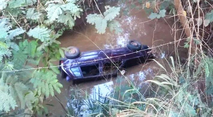 MOTORISTA INABILITADO CONSEGUE SALVAR FAMÍLIA APÓS CARRO CAIR EM RIBEIRÃO