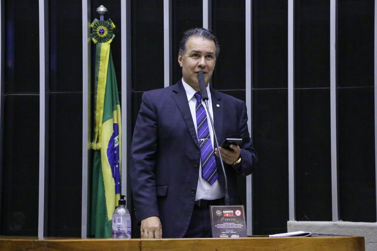Projeto direciona recursos para pavimentação de concreto em vias públicas