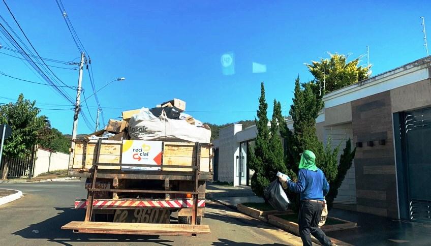 VAZANTE: COLETA SELETIVA DE LIXO DO “PROJETO RECICLAÍ” PROSSEGUE EM 100% DA CIDADE