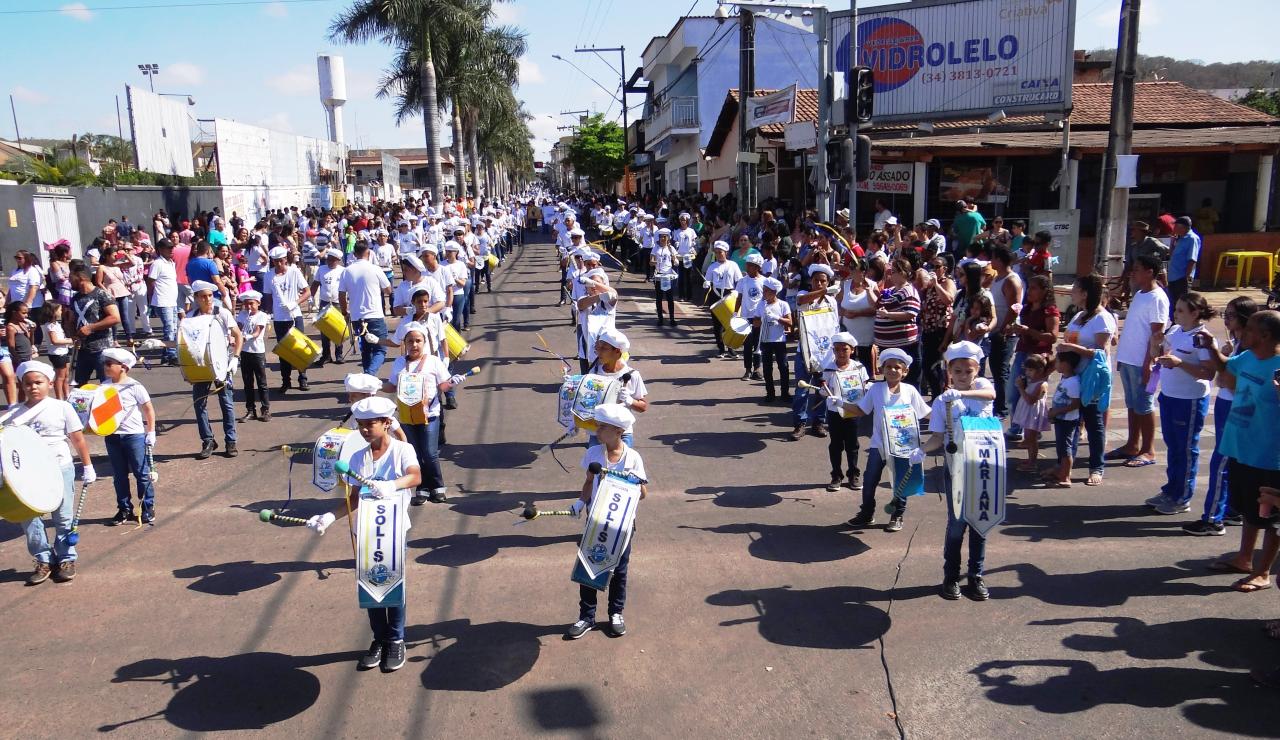 VAZANTE: DESFILE DE 7 DE SETEMBRO VAI SAIR DA RUA JOÃO CLÁUDIO E ENCERRAR NA PRAÇA DO CENTRO CULTURAL