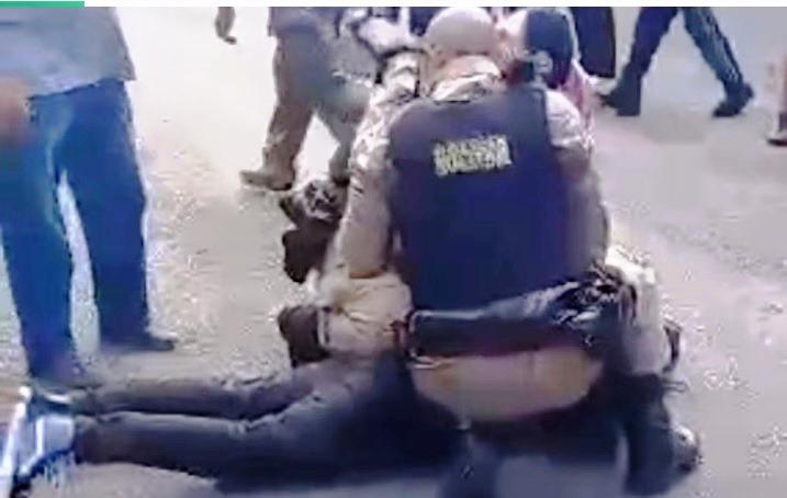 ADOLESCENTE ATACA ESCOLA, MATA ALUNO E FERE TRÊS PESSOAS EM POÇOS DE CALDAS