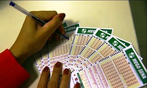 MEGA-SENA ACUMULA NOVAMENTE E PRÓXIMO PRÊMIO SOBE PARA R$ 33 MILHÕES