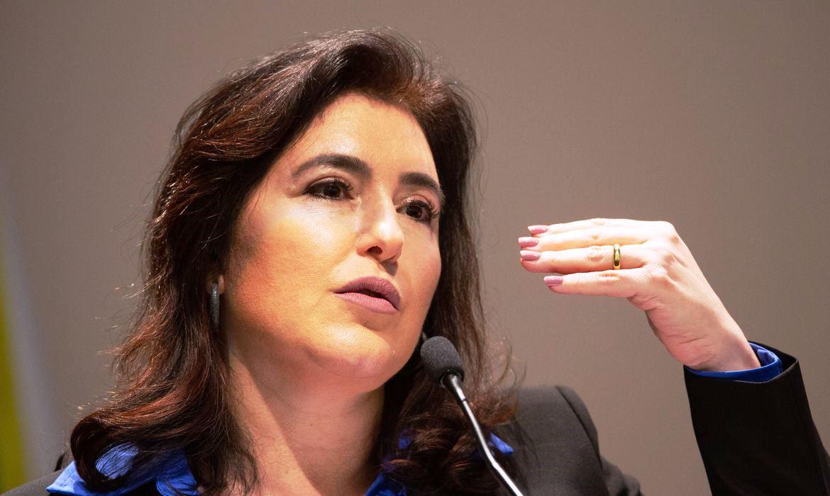 MINISTRA ANUNCIA PROPOSTA DE AUMENTO DO SALÁRIO MÍNIMO PARA R$ 1.421 EM 2024