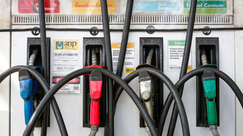 PREÇO MÉDIO DA GASOLINA CAI PELA NONA SEMANA CONSECUTIVA NOS POSTOS DE COMBUSTÍVEIS