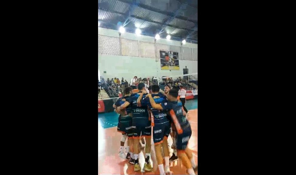 VAZANTE SICOOB E SADA CRUZEIRO ESTÃO NA FINAL DO CAMPEONATO MINEIRO DE VÔLEI DA SÉRIE B