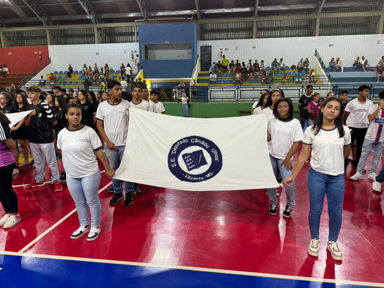 COMPETIÇÕES DOS JOGOS ESCOLARES DE VAZANTE PROSSEGUEM NO GINÁSIO POLIESPORTIVO