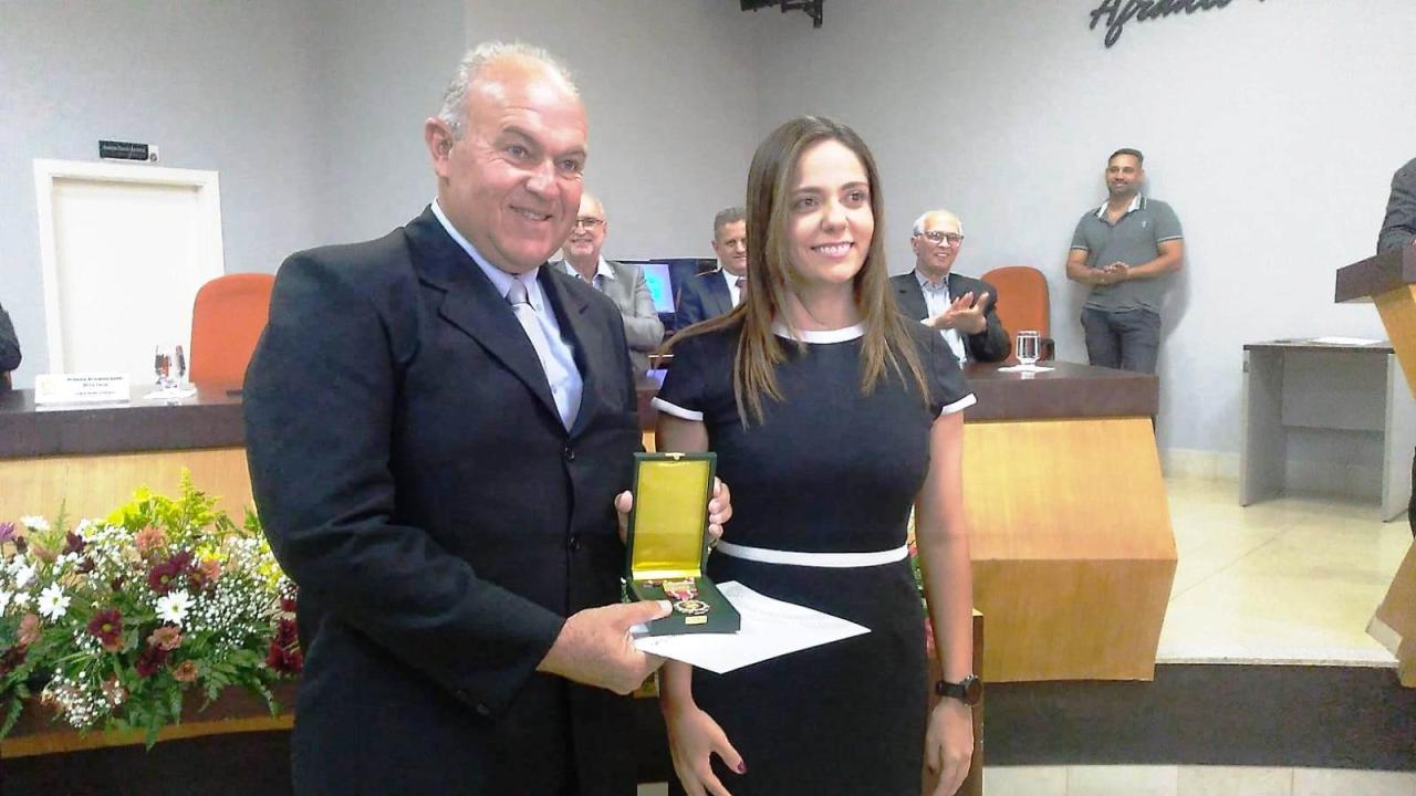 EX-PREFEITO DE VAZANTE É HOMENAGEADO PELO JUDICIÁRIO POR VIABILIZAR CONSTRUÇÃO DO FÓRUM DA COMARCA