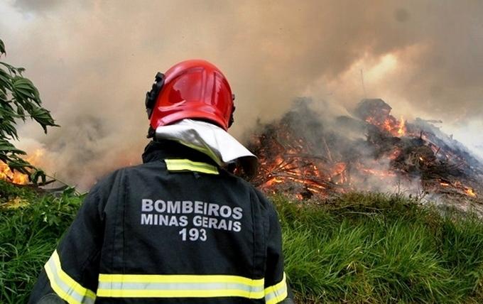 ONDA DE CALOR: INCÊNDIOS FLORESTAIS EM MINAS GERAIS AUMENTAM 133% EM NOVEMBRO
