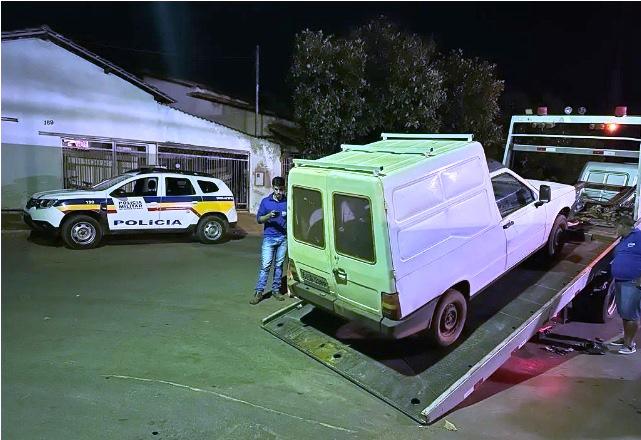 POLÍCIA MILITAR DE VAZANTE LOCALIZA E RECUPERA VEÍCULO FURTADO NA CIDADE