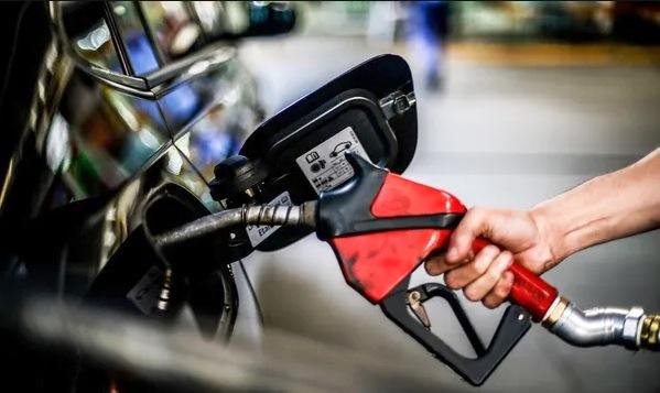 PREÇO MÉDIO DA GASOLINA CAI PELA 11ª SEMANA SEGUIDA NOS POSTOS DE COMBUSTÍVEIS