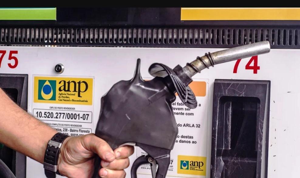 PREÇOS MÉDIOS DA GASOLINA E DO ETANOL VOLTAM A CAIR NOS POSTOS DE COMBUSTÍVEIS