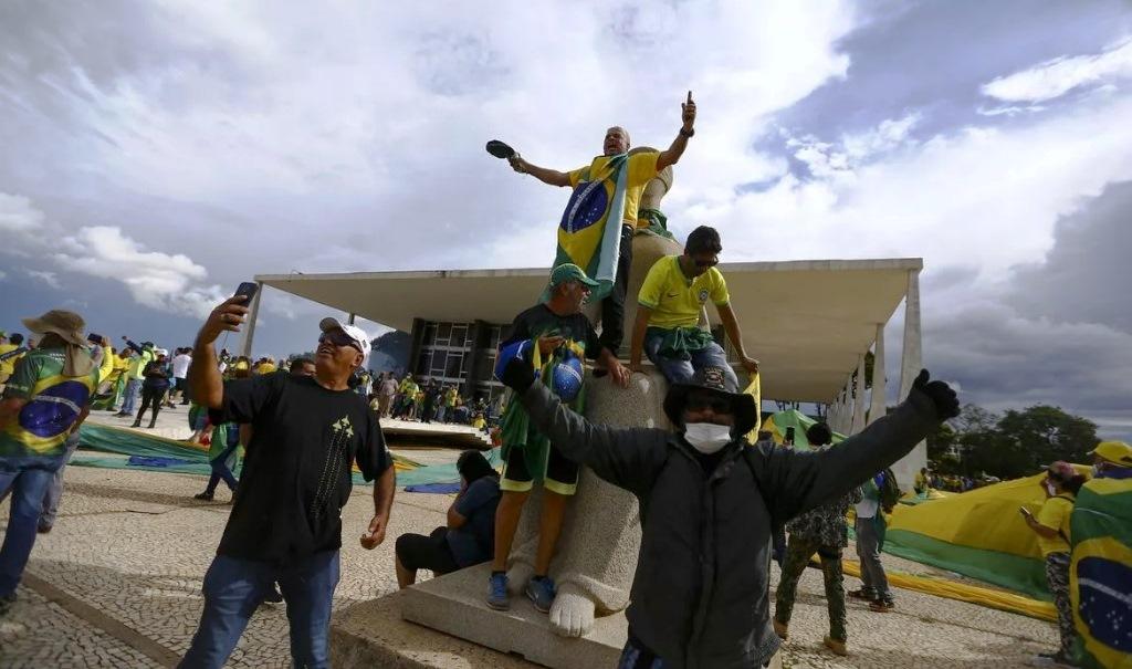 MANIFESTANTES ANTIDEMOCRÁTICOS E CHEFES DE FACÇÕES CRIMINOSAS ESTÃO FORA DO INDULTO DE NATAL DESTE ANO