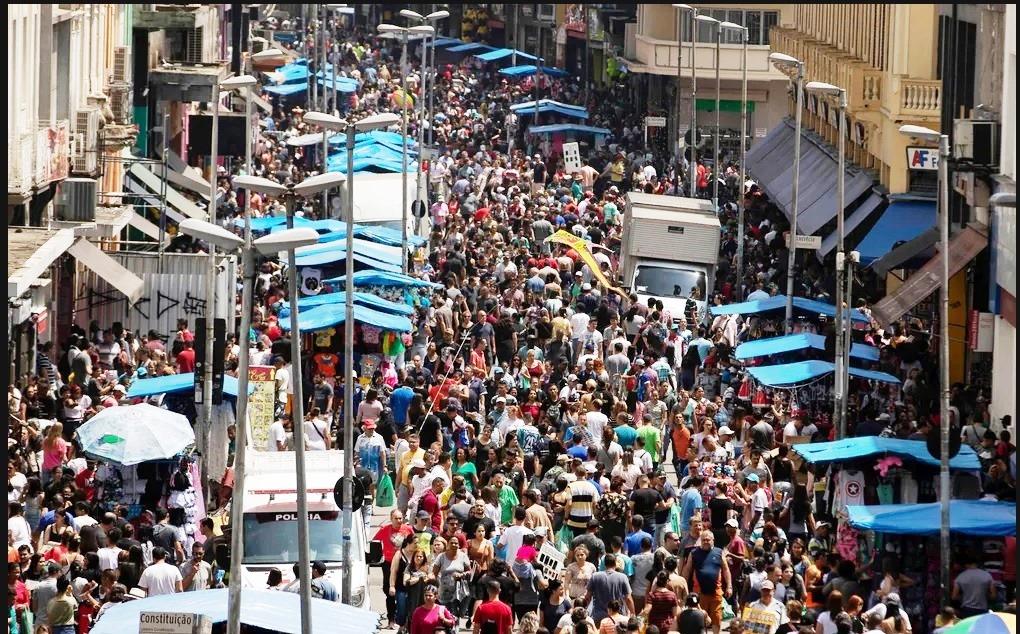 PESQUISA COM BASE EM DADOS DA SERASA SOBRE VENDAS NO NATAL EM 2023 É QUESTIONADA POR ESPECIALISTAS